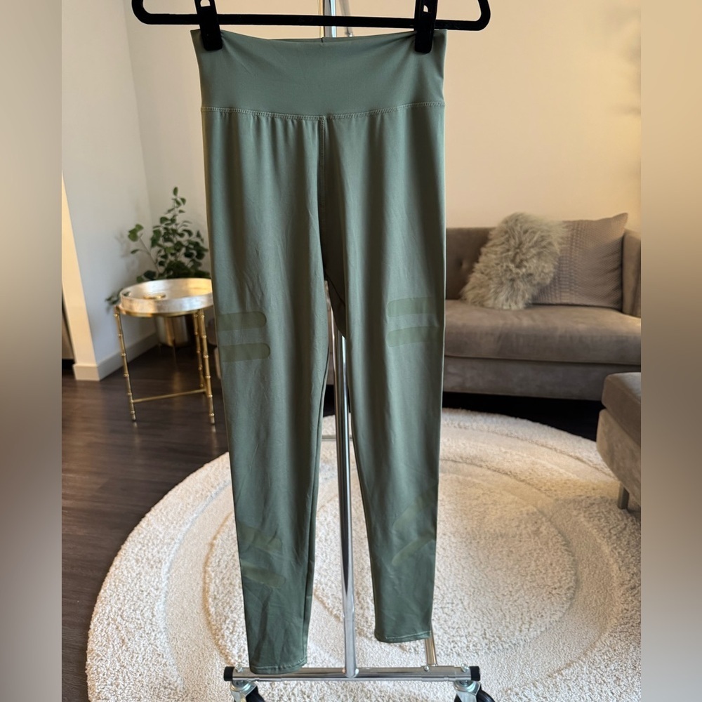 Green workout athleisure leggings lightweight size medium New - Picture 4 of 10